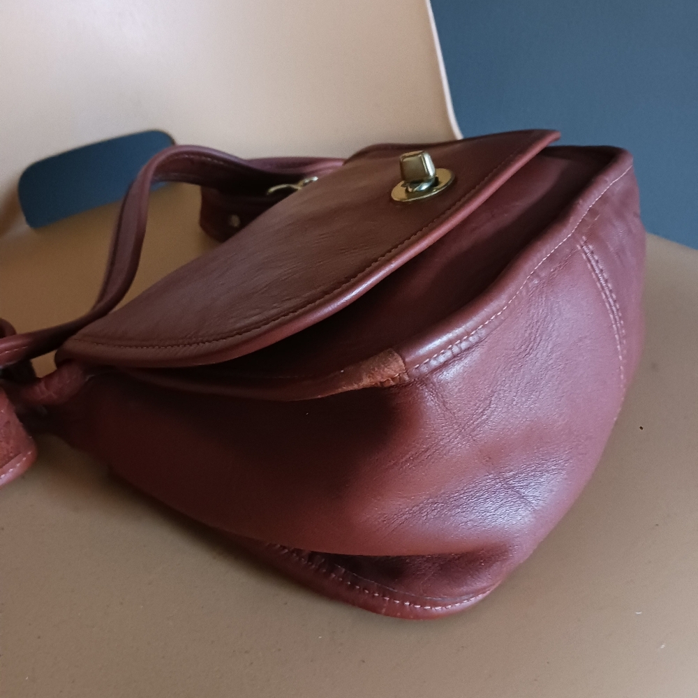 Vintage 90s COACH Legacy Flap Bag, Trial.bag. Cowhide Leather, Crossbody Bag - Picture 9 of 12